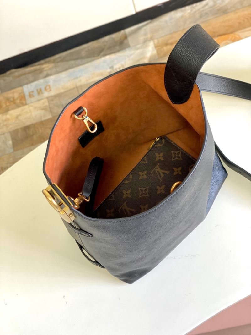 Louis Vuitton Hobo Bags